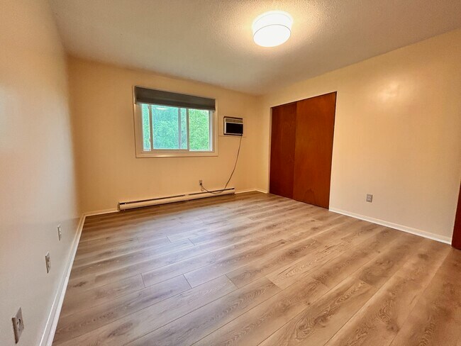 Building Photo - 213 Baxter Rd