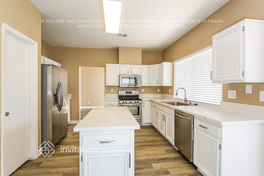 Building Photo - 1581 Ave Fiesta