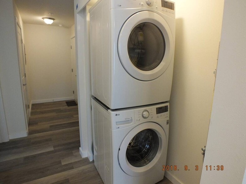 Building Photo - 12544 15th Ave NE