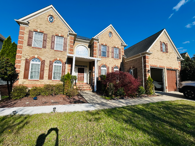 Building Photo - 15506 Symondsbury Way