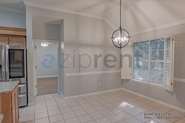 Building Photo - 609 S Ruidoso Downs Dr