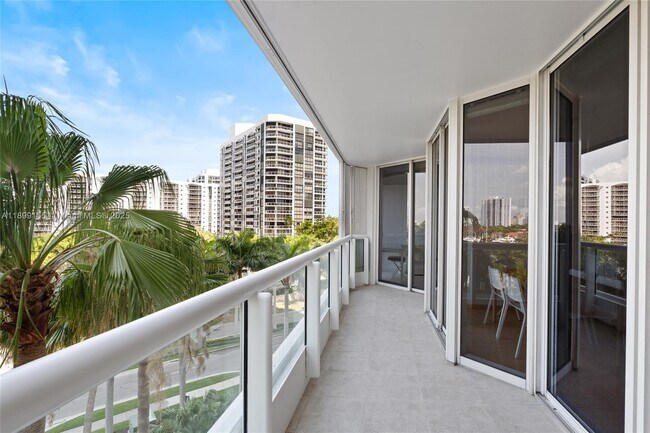 Building Photo - 21205 Yacht Club Dr
