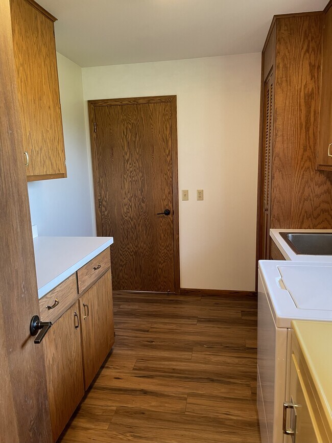 Building Photo - 3604 W Country Club Ln