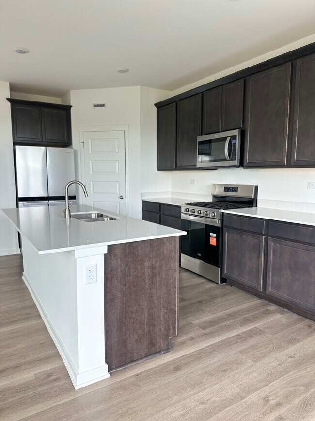 Building Photo - 2428 Semillon St