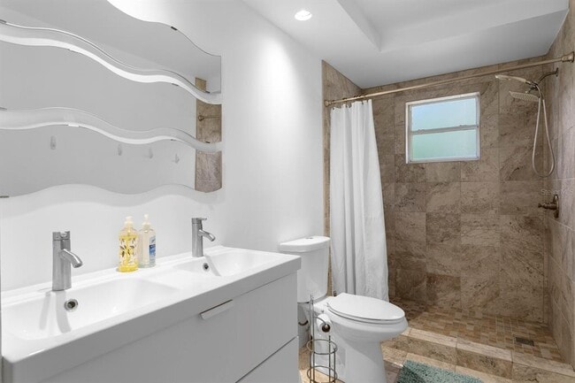 Building Photo - 1343 Highland Ave NW