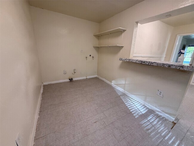 Building Photo - 5501 Malmedy Rd