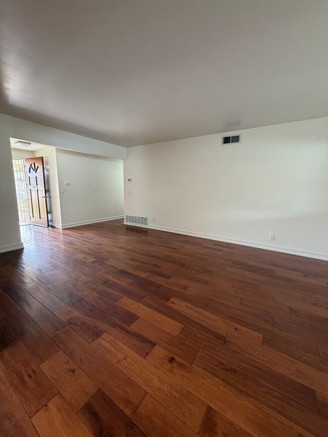 Building Photo - 1311 Fairplain Ave