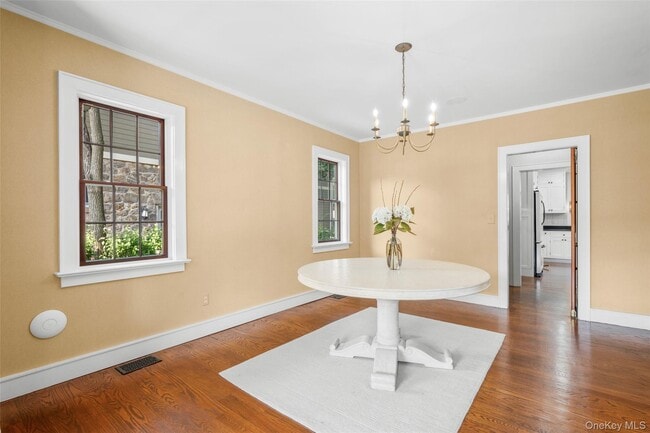 Building Photo - 6 Summit Ave