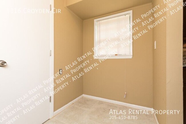Building Photo - 1116 Croyden Cir