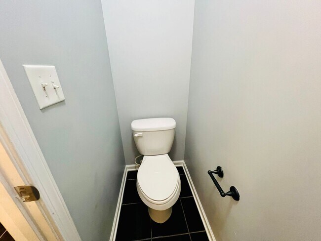 Building Photo - 4818 Summerside Dr