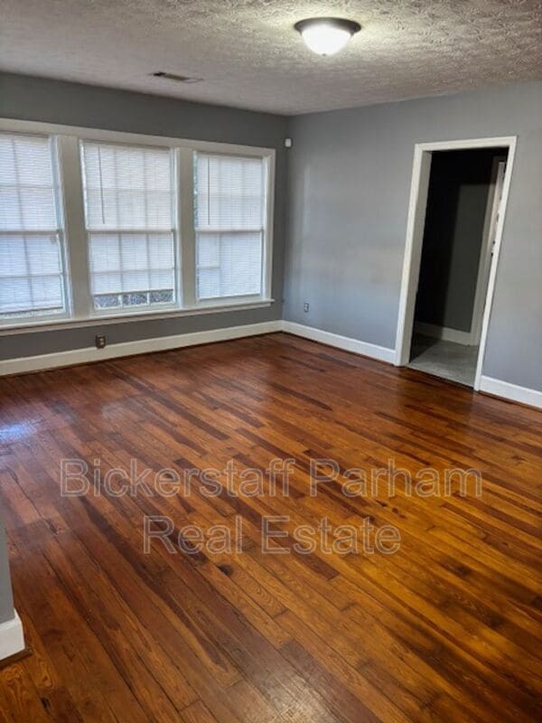 Building Photo - 3702 3rd Ave