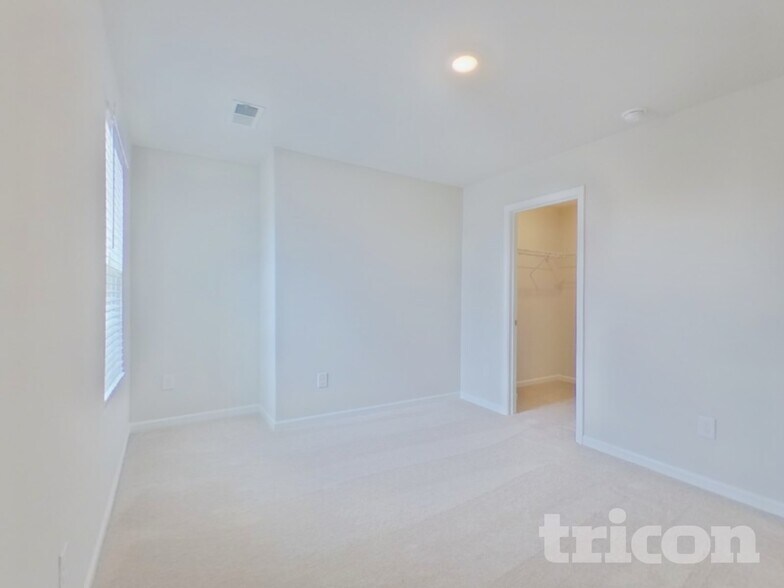 Building Photo - 1438 Cattleman Acrs Dr