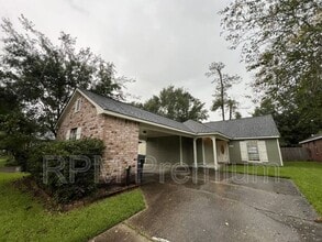 Building Photo - 532 Fawn Lake Dr