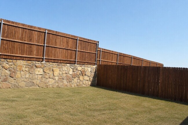 Building Photo - 270 Irish Moss Dr