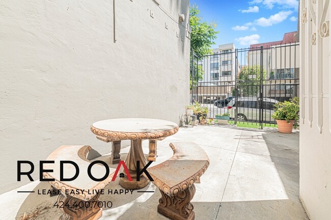 Building Photo - 535 S Gramercy Pl