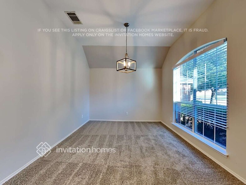 Building Photo - 253 Hilltop Dr