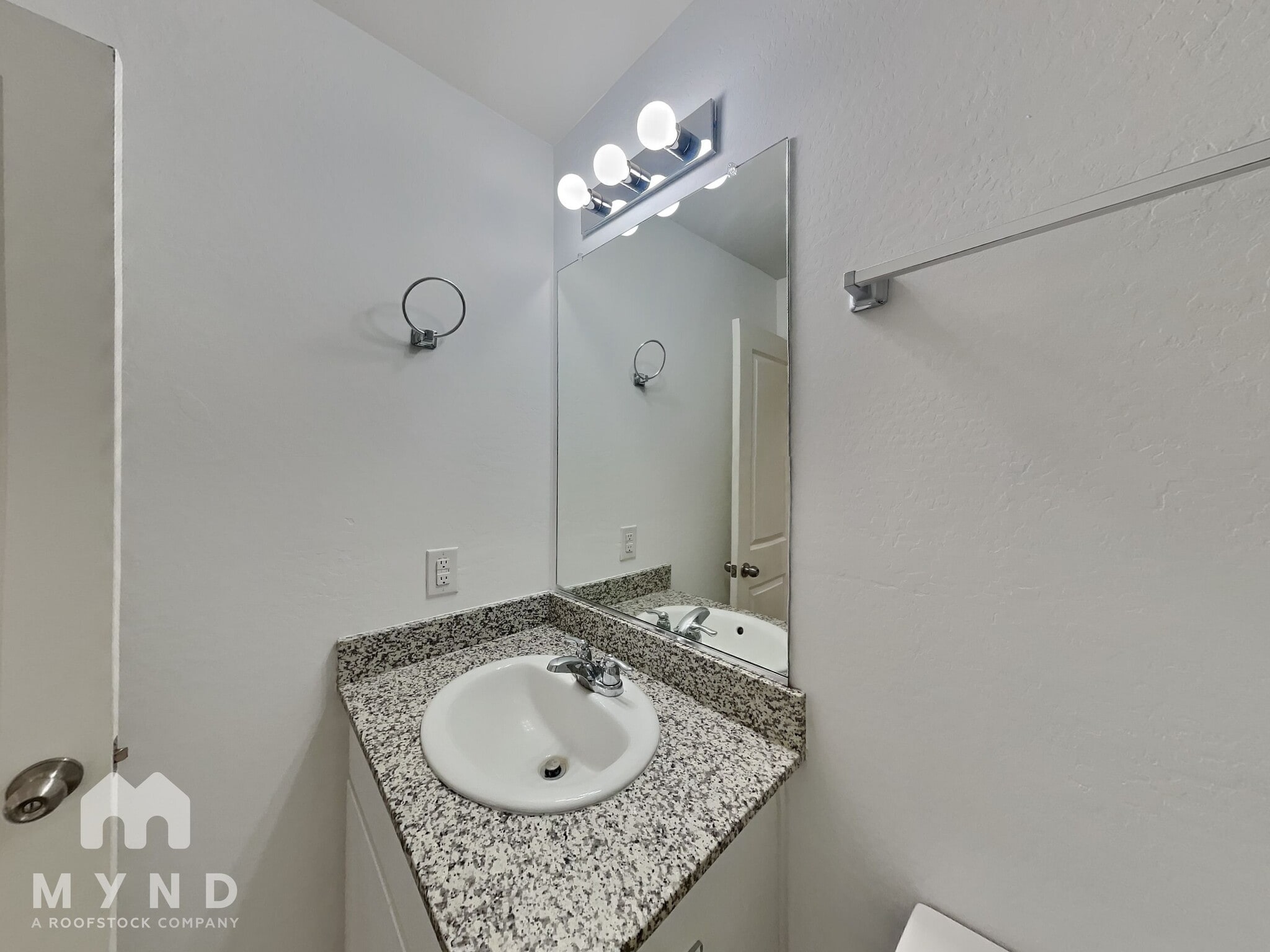 Building Photo - 246 S Picacho Heights Rd