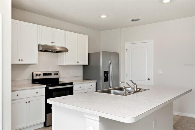 Building Photo - 2725 Dumont Ln