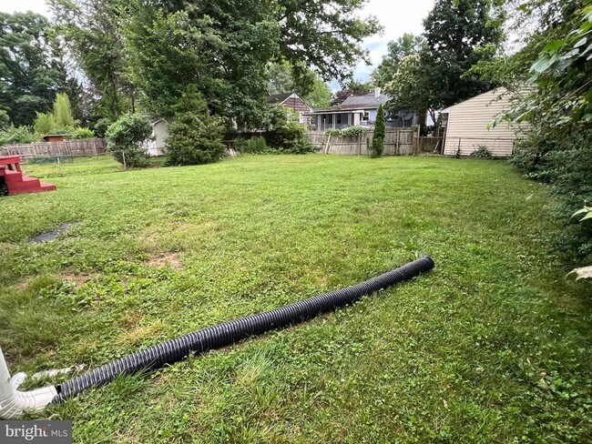 Building Photo - 1215 Highwood Rd