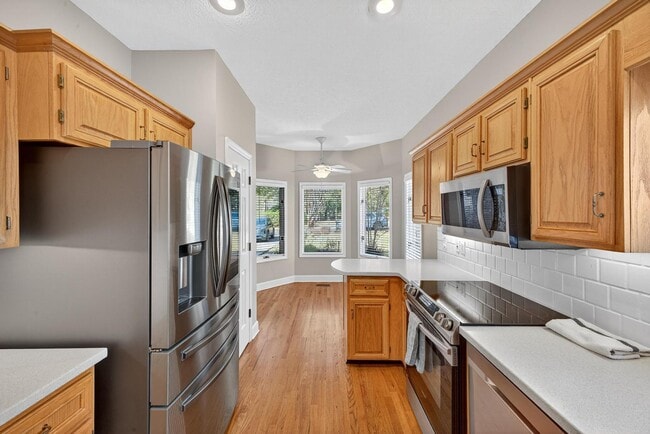 Building Photo - 205 Club Villa Dr W