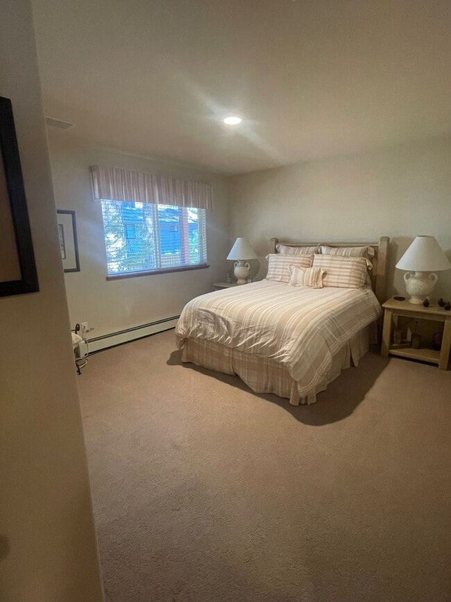 Building Photo - Low Elevation Home