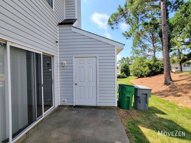 Building Photo - 3017 Summercroft Ln