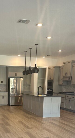 Building Photo - 1265 Doris May Dr