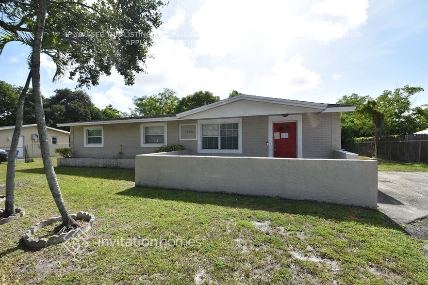 Primary Photo - 1712 NW 15th Ave