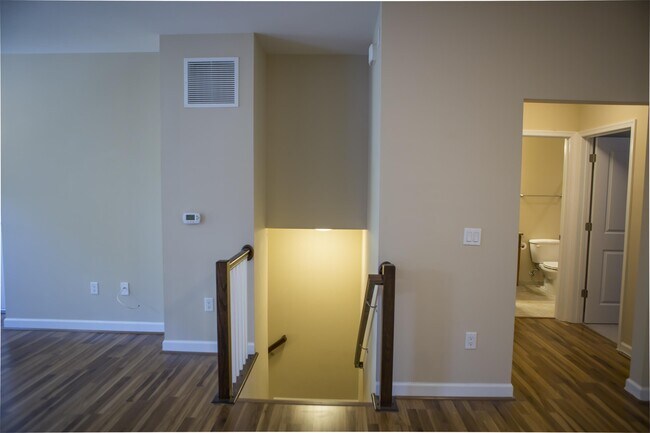 Building Photo - 2517 Sayles Pl SE