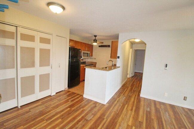 Building Photo - Kihei Villages Upper-Level Front Row Ocean View Condo