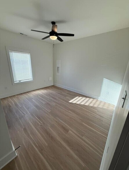 Building Photo - 3203 Memorial Ave