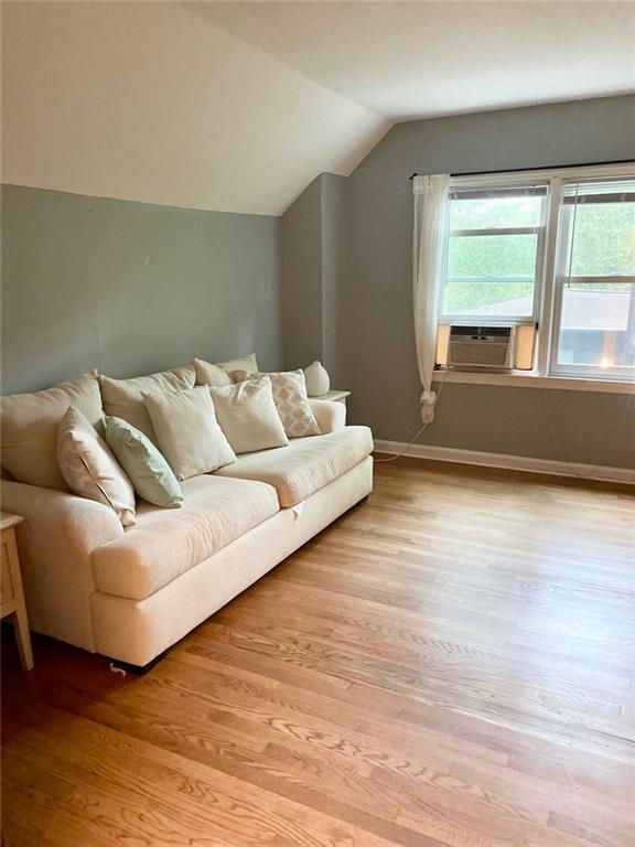 Building Photo - 487 Lakeshore Dr NE