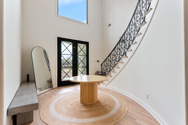 Building Photo - 9376 Forest Wind Cove
