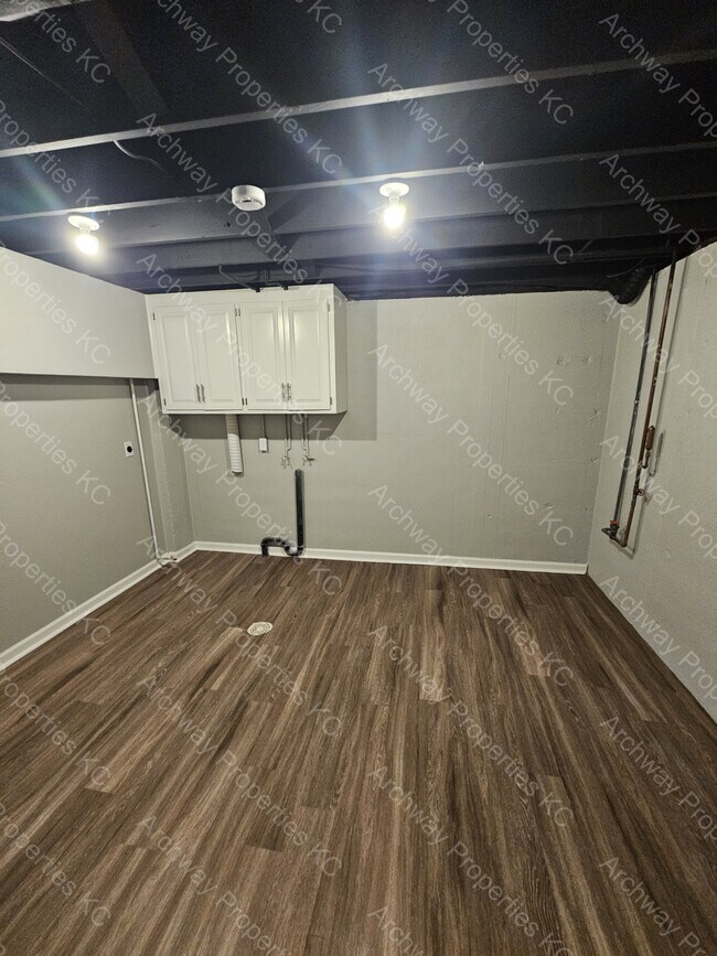 Building Photo - 13016 W 76th Terrace