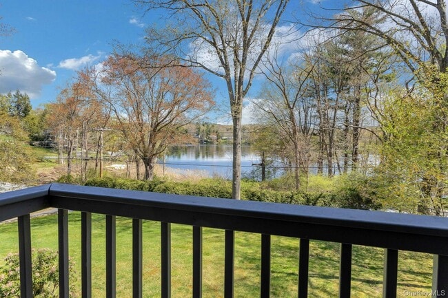 Building Photo - 68 Lake Shore Dr