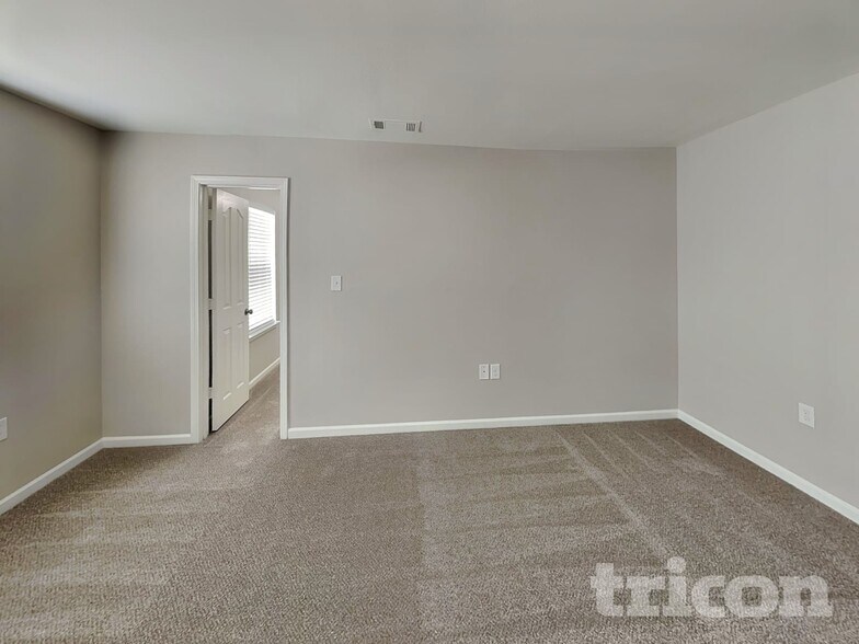 Building Photo - 311 Lind Point Ln
