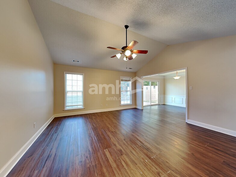 Building Photo - 216 Orleans Dr