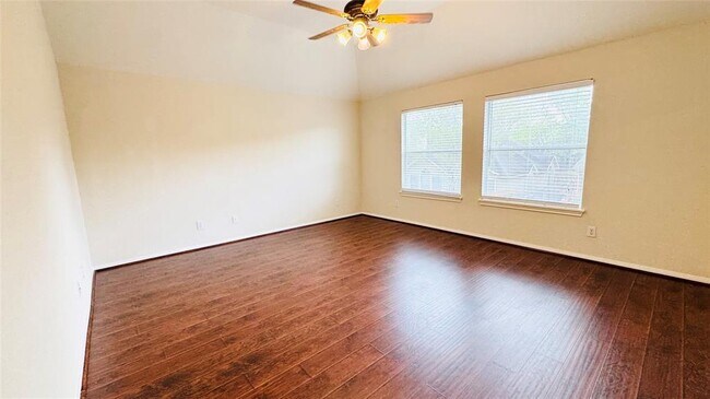 Building Photo - 3218 Oak Cliff Ln