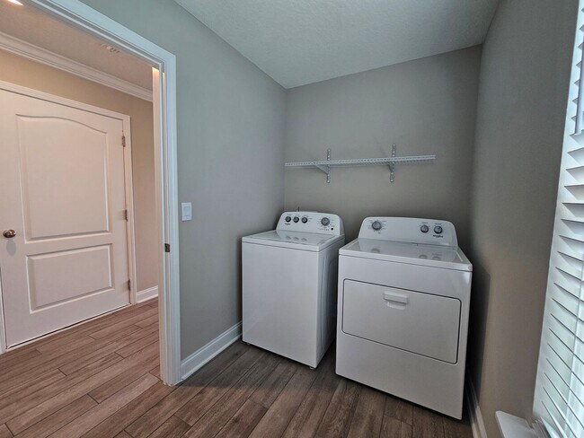 Building Photo - Sawmill Branch 4 Bedroom 2 Bath 3 Car Garage Home