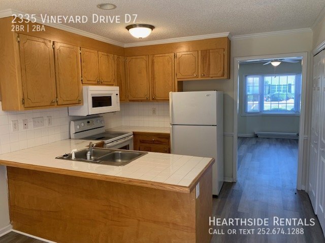 Building Photo - 2335 Vineyard Dr