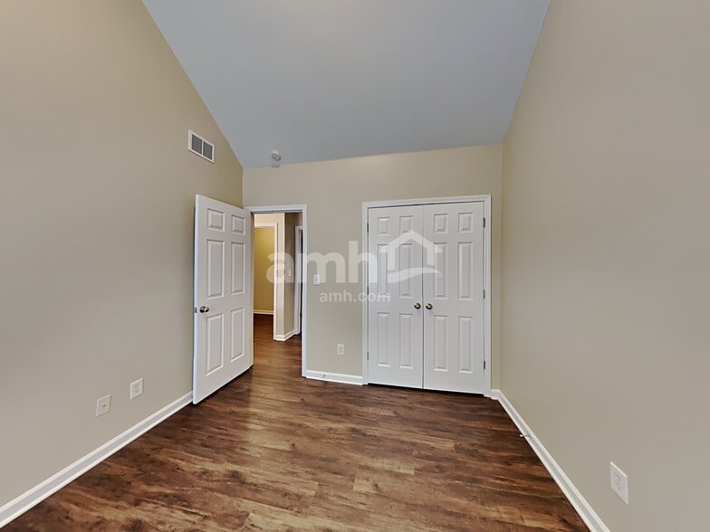 Building Photo - 916 Swallowtail View