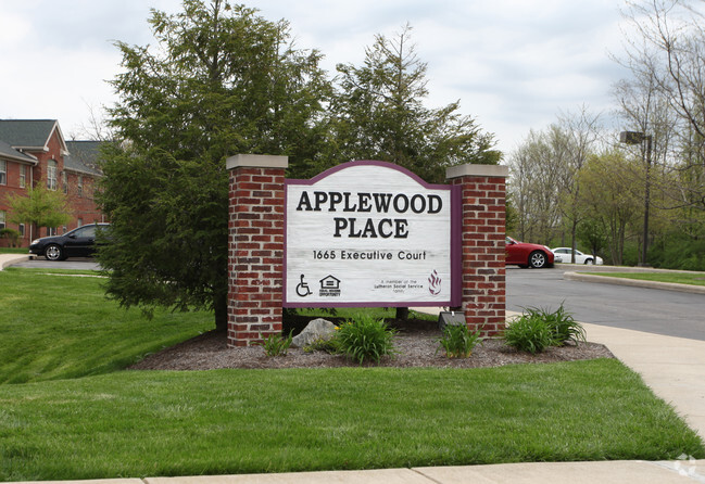 Building Photo - Applewood Place