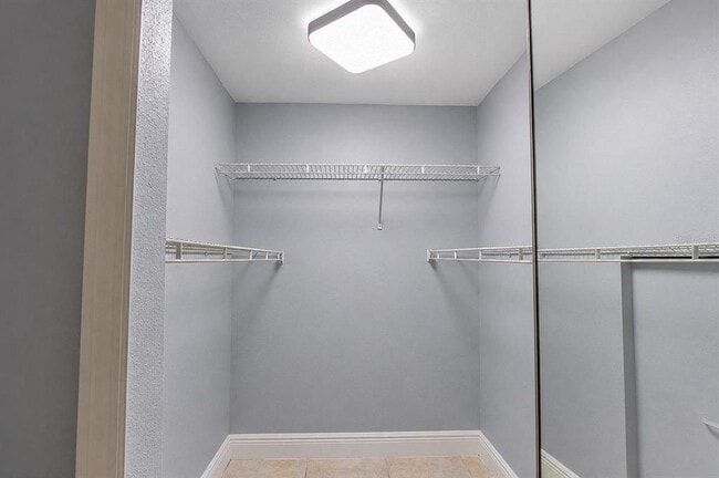Building Photo - 2739 N Poinciana Blvd
