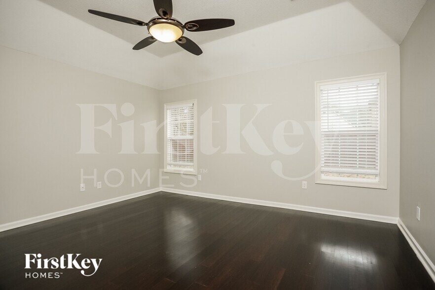 Building Photo - 662 Eden Brook Ln