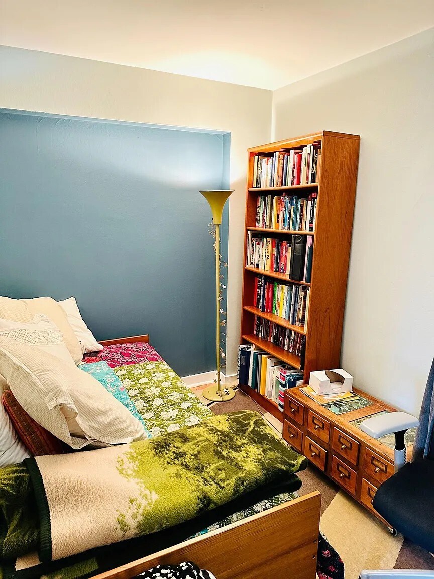 Den - 1545 18th St NW