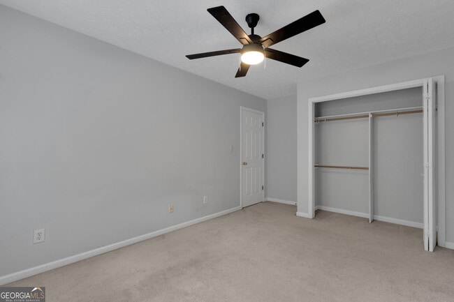 Building Photo - 115 Rockhurst Chase