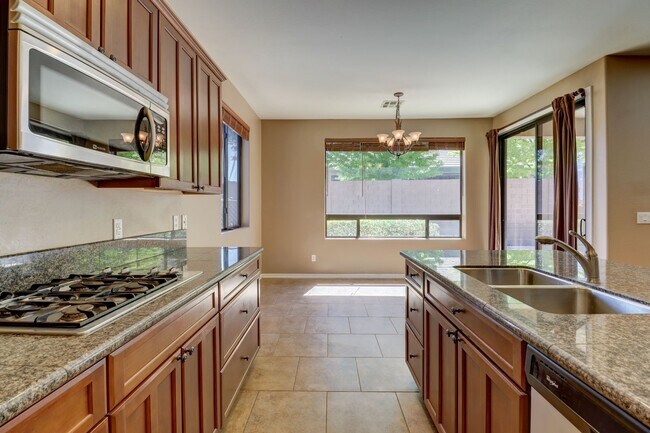 Building Photo - Beautiful 4 bedroom 2 bathroom home in Pre...