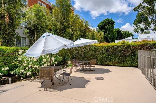 Building Photo - 15344 Weddington St