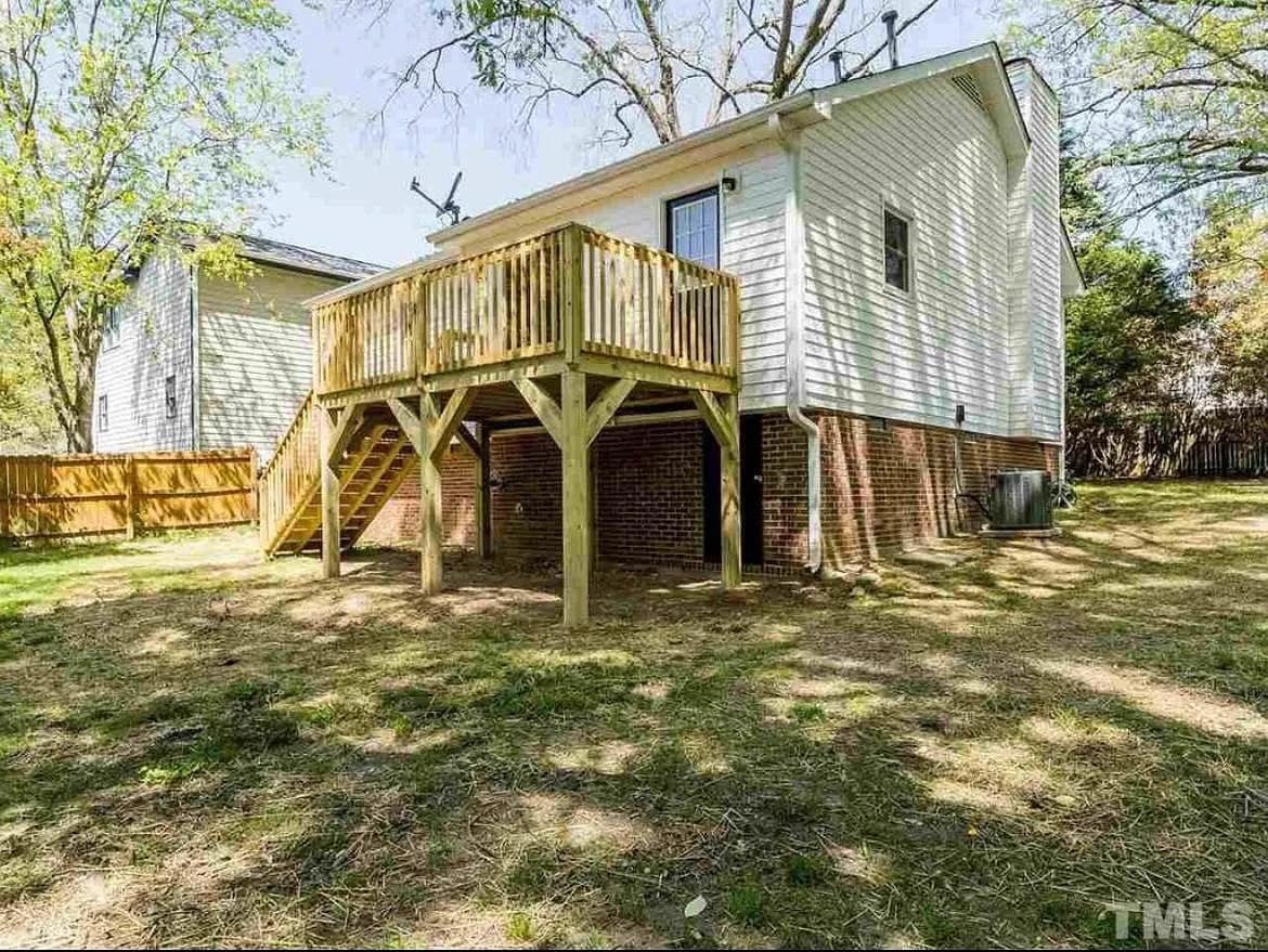 Building Photo - Room in House on Harmony Ct