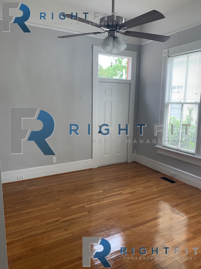 Building Photo - Charming historical home